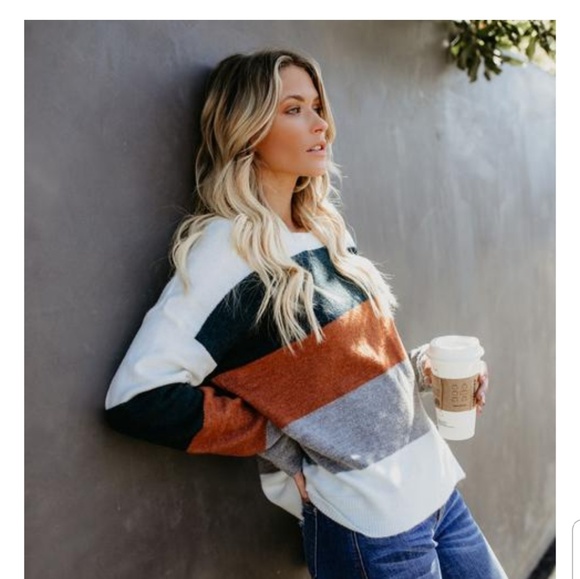 Vici | Sweaters | Vici Catch Feels 